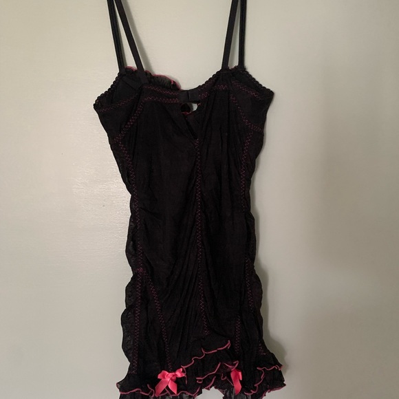 Victoria’s Secret black mesh and lace lingerie. - Picture 4 of 5